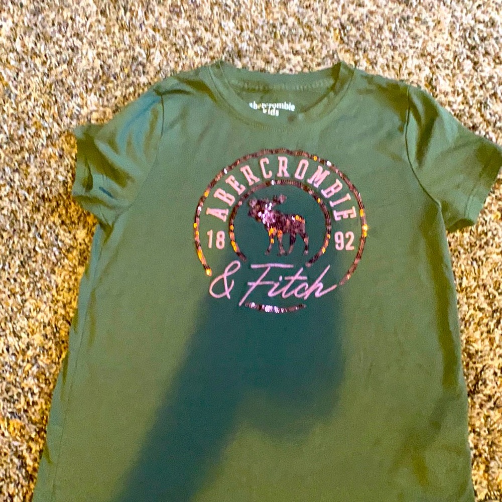 Abercrombie girl tee